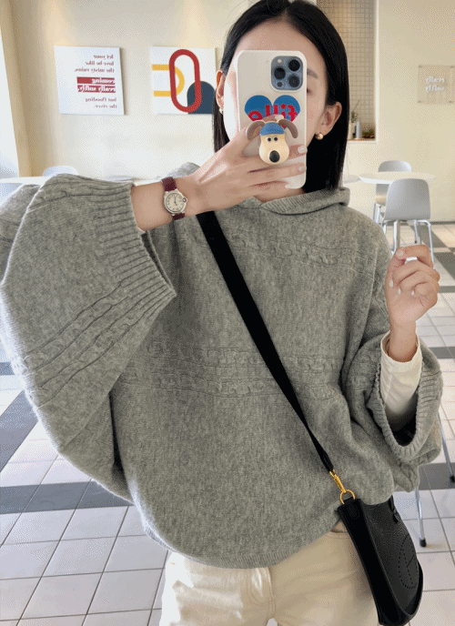 Luang cape hooded knit